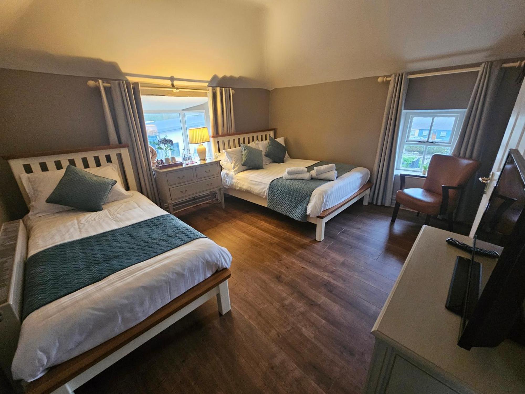 Bounty Bar Hotell Trim Exteriör bild
