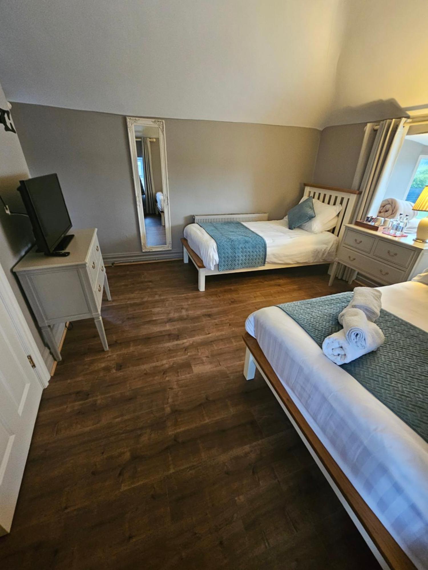 Bounty Bar Hotell Trim Exteriör bild
