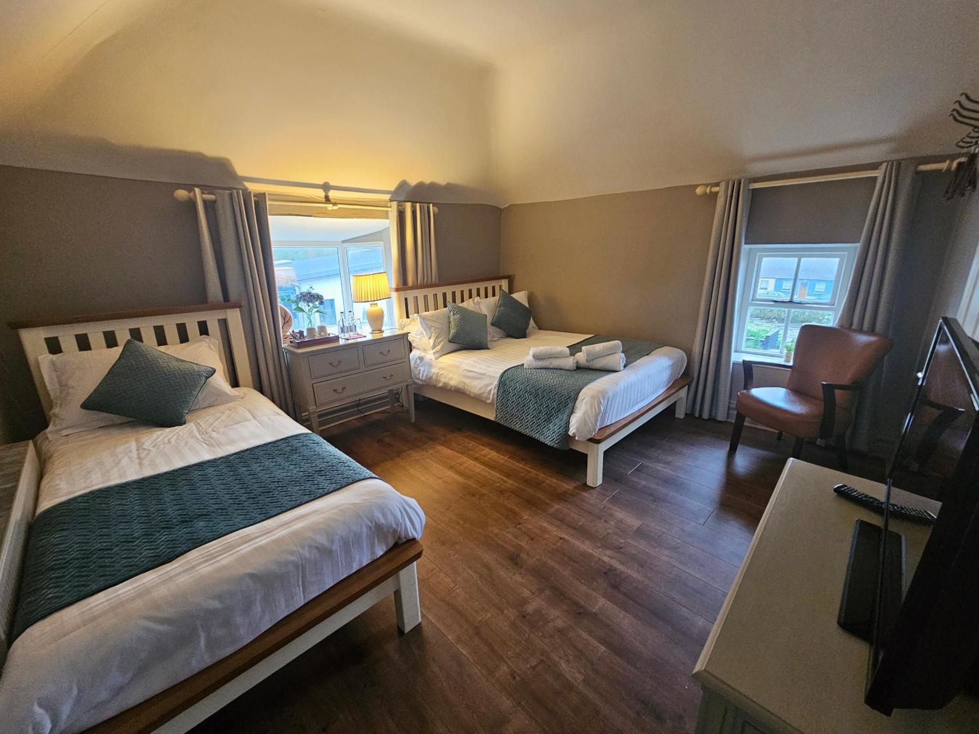 Bounty Bar Hotell Trim Exteriör bild